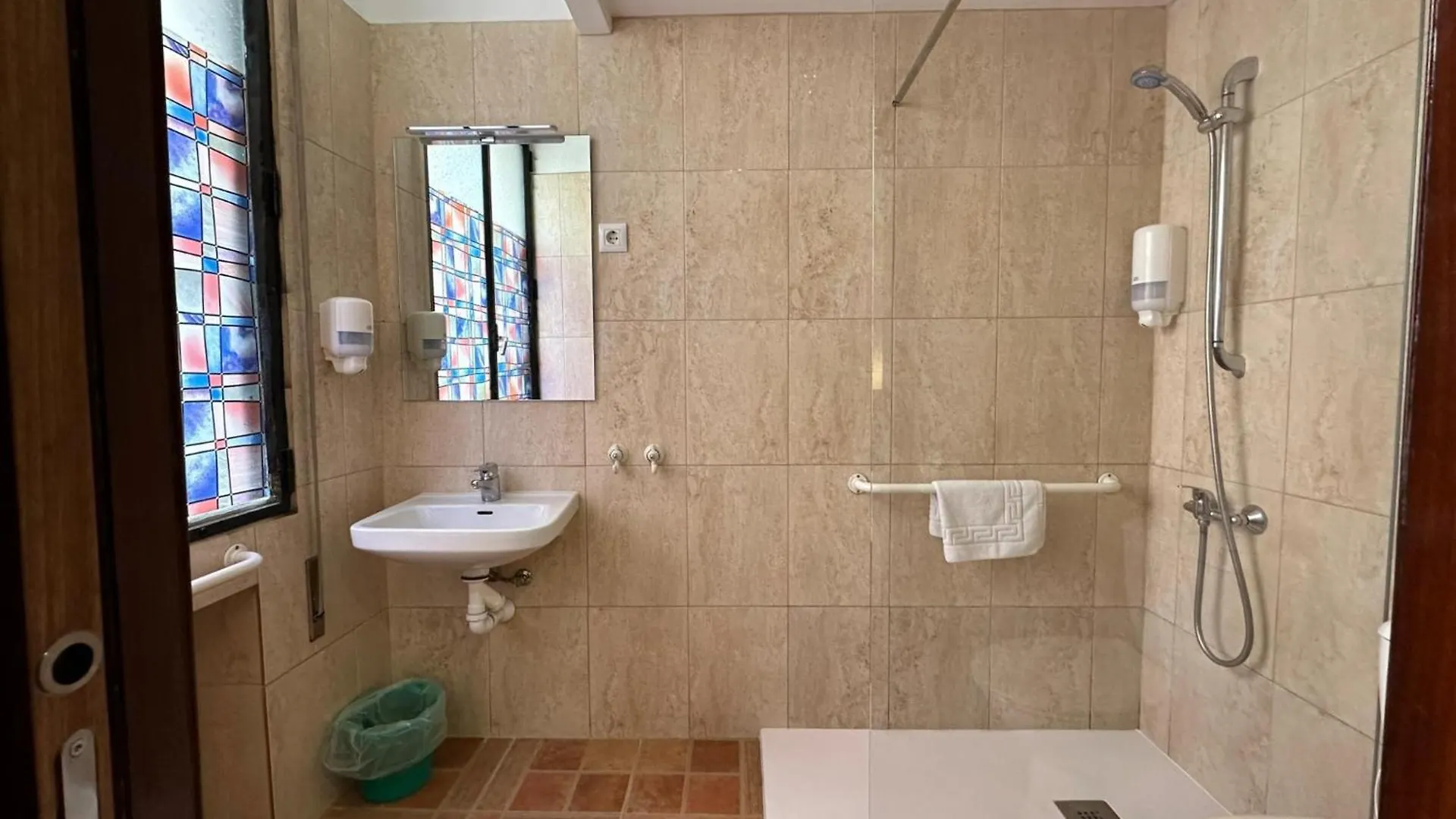 Pension Recogidas 0*, Granada